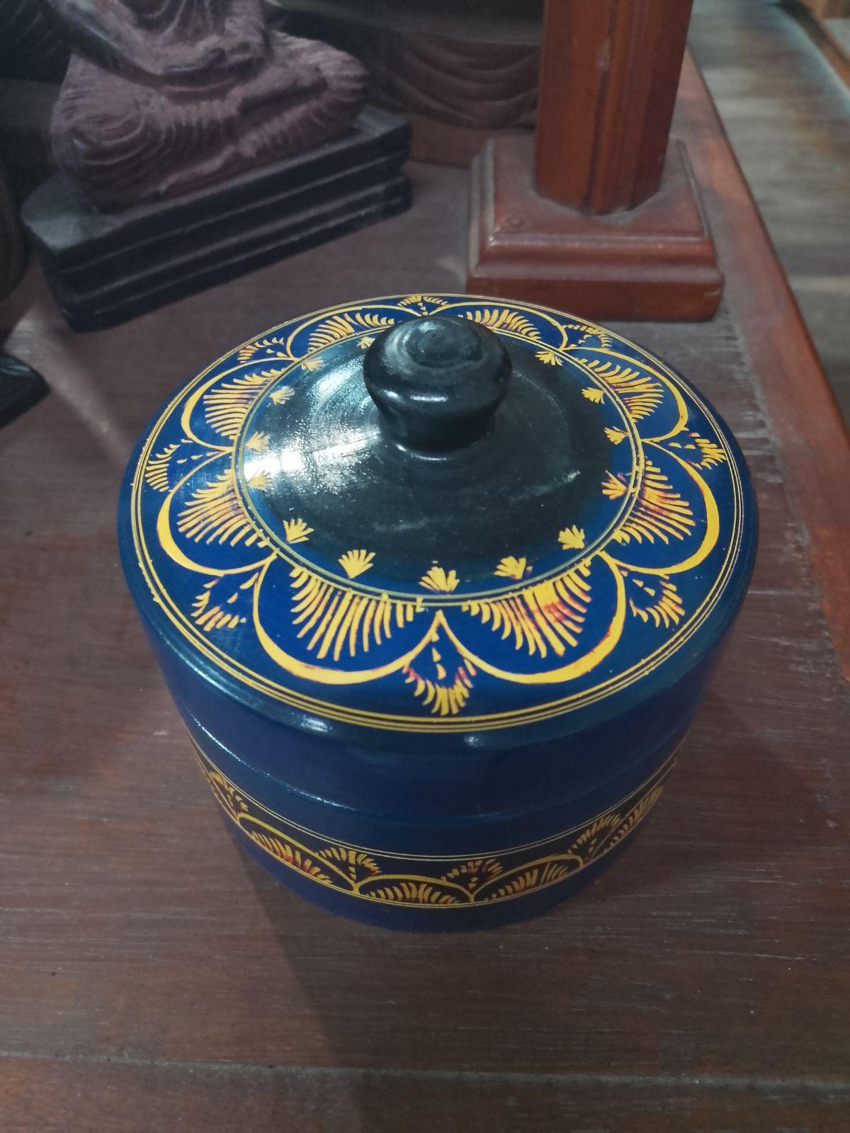 Lacquer Round Box Medium