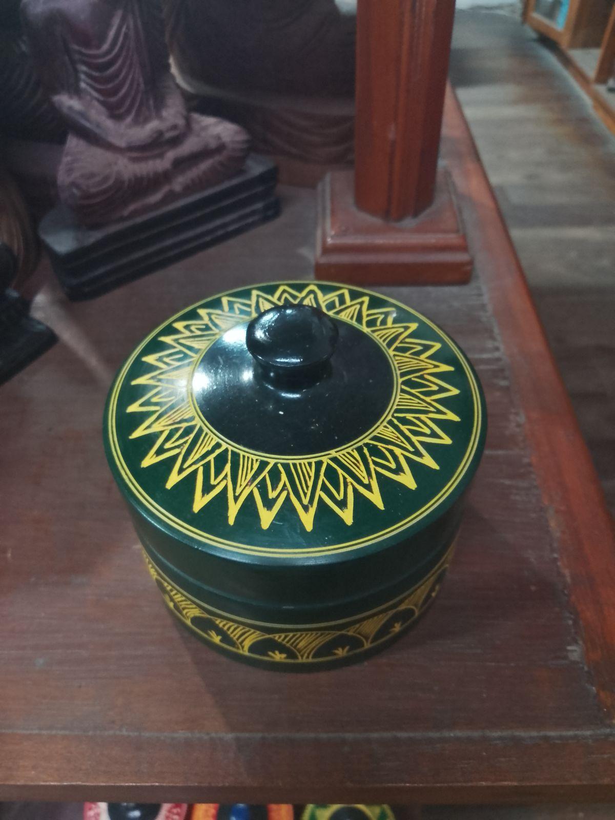 Lacquer Round Box Medium
