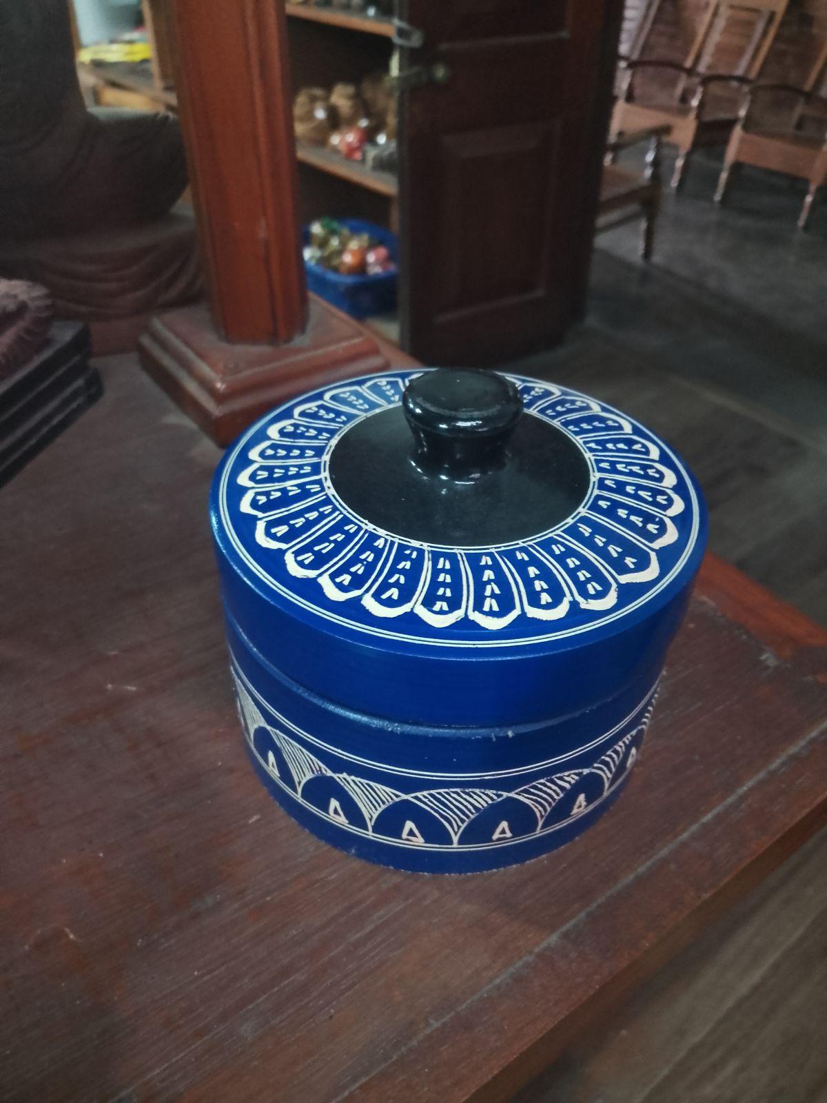Lacquer Round Box Medium