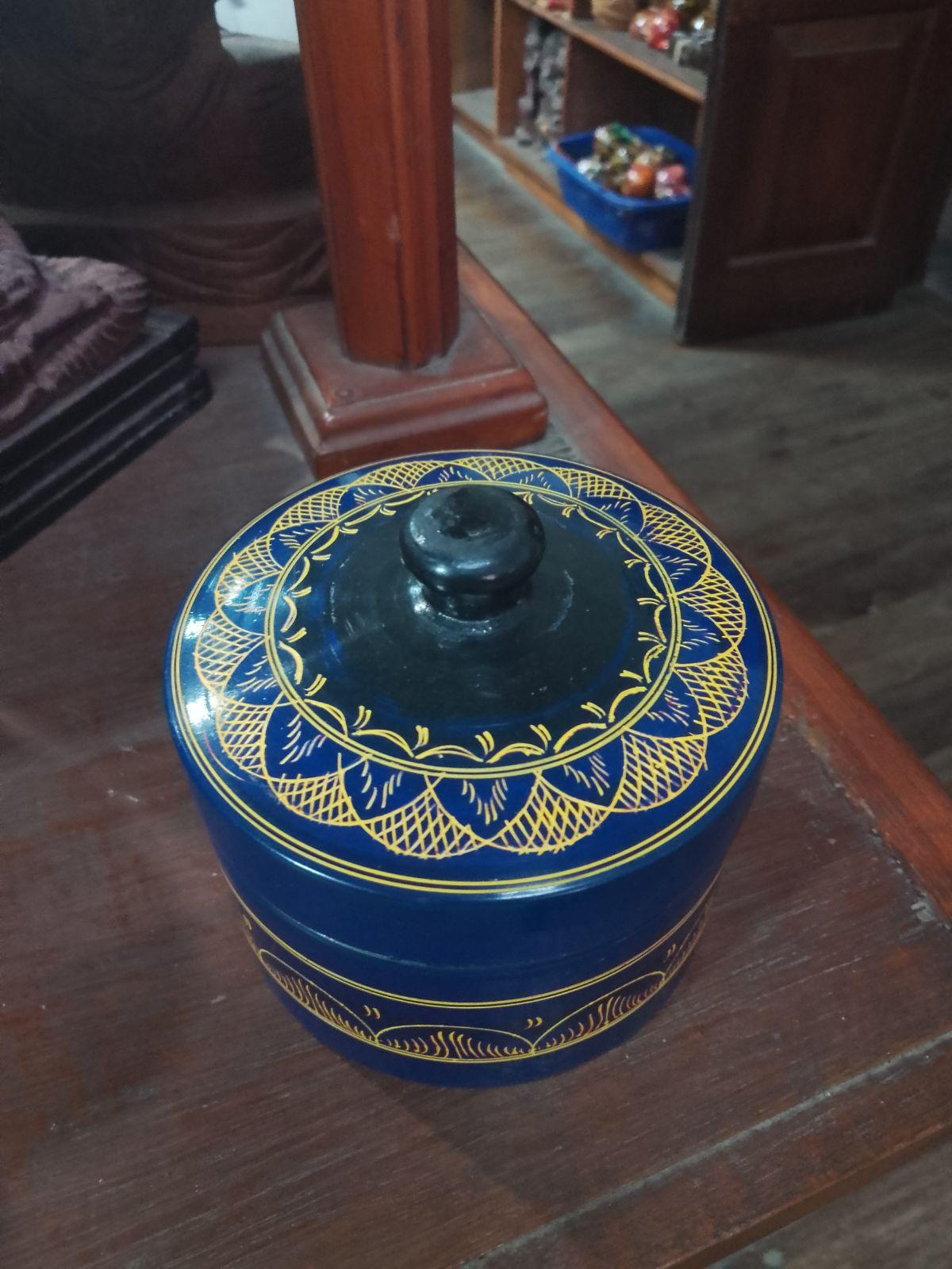 Lacquer Round Box Medium