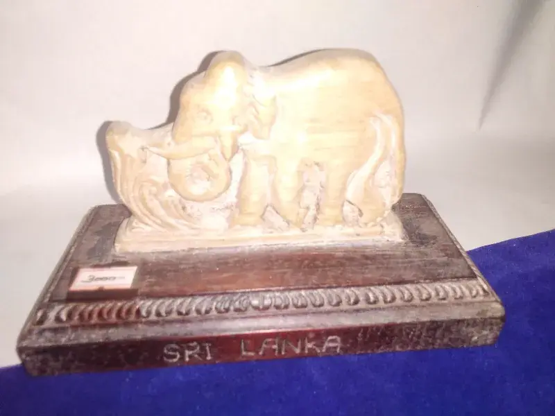 Wooden stand medium